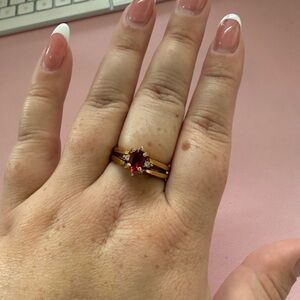 Avon Vintage Reversible Gold Tone Ring with Red and Clear Gemstones Size 9.5